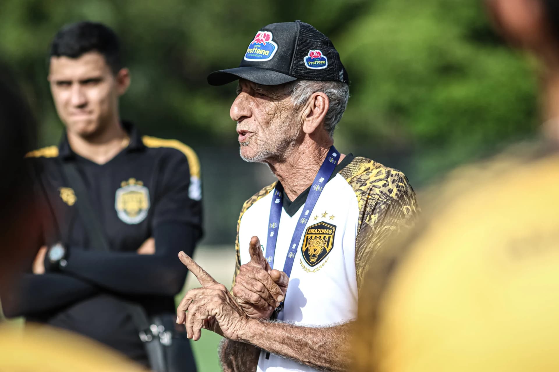 Amazonas FC oficializa Aderbal Lana, o técnico mais velho do Brasil