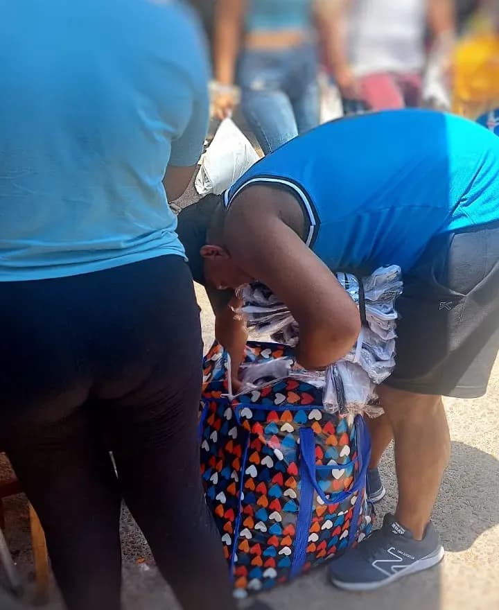 Roupas furtadas por venezuelano eram vendidas em ‘camelôs’ no Centro de Manaus