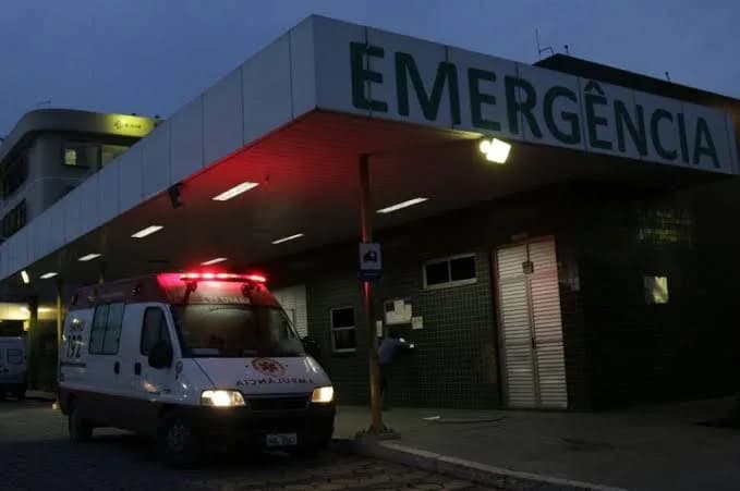 Homem é esfaqueado em parada de ônibus em Manaus