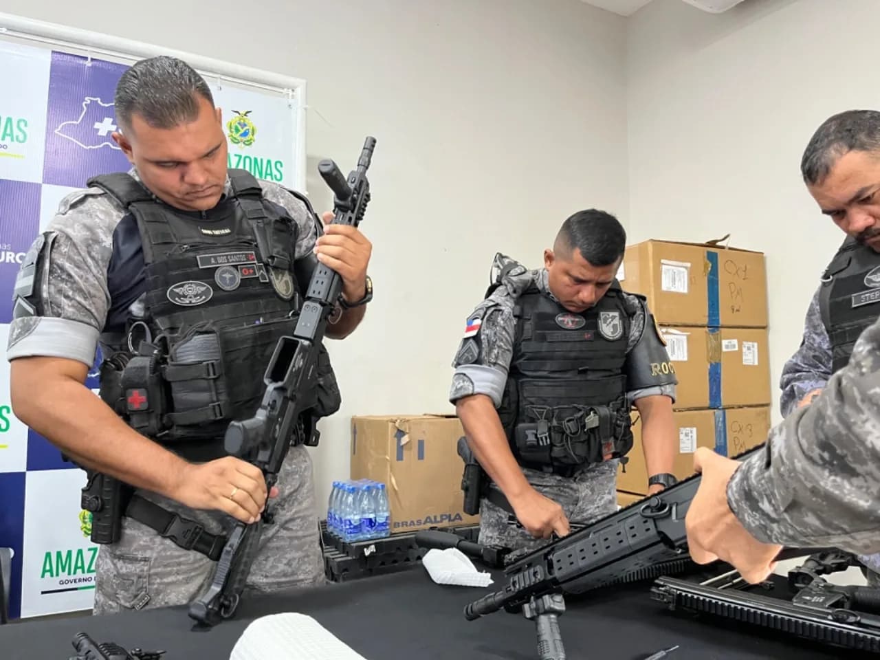 Policiais Civis e Militares do AM recebem instrução para manuseio de novos armamentos