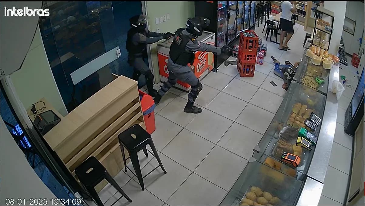 VÍDEO: Policiais impedem assalto à padaria; suspeito é baleado e preso