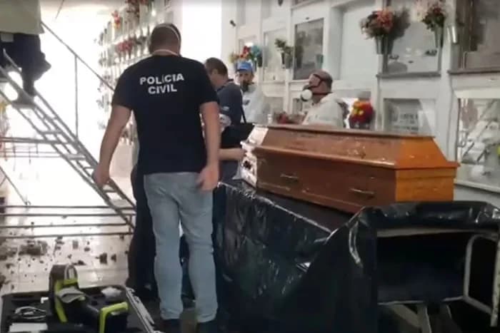 Caso do bolo envenenado: corpo de sogro da suspeita é exumado no RS