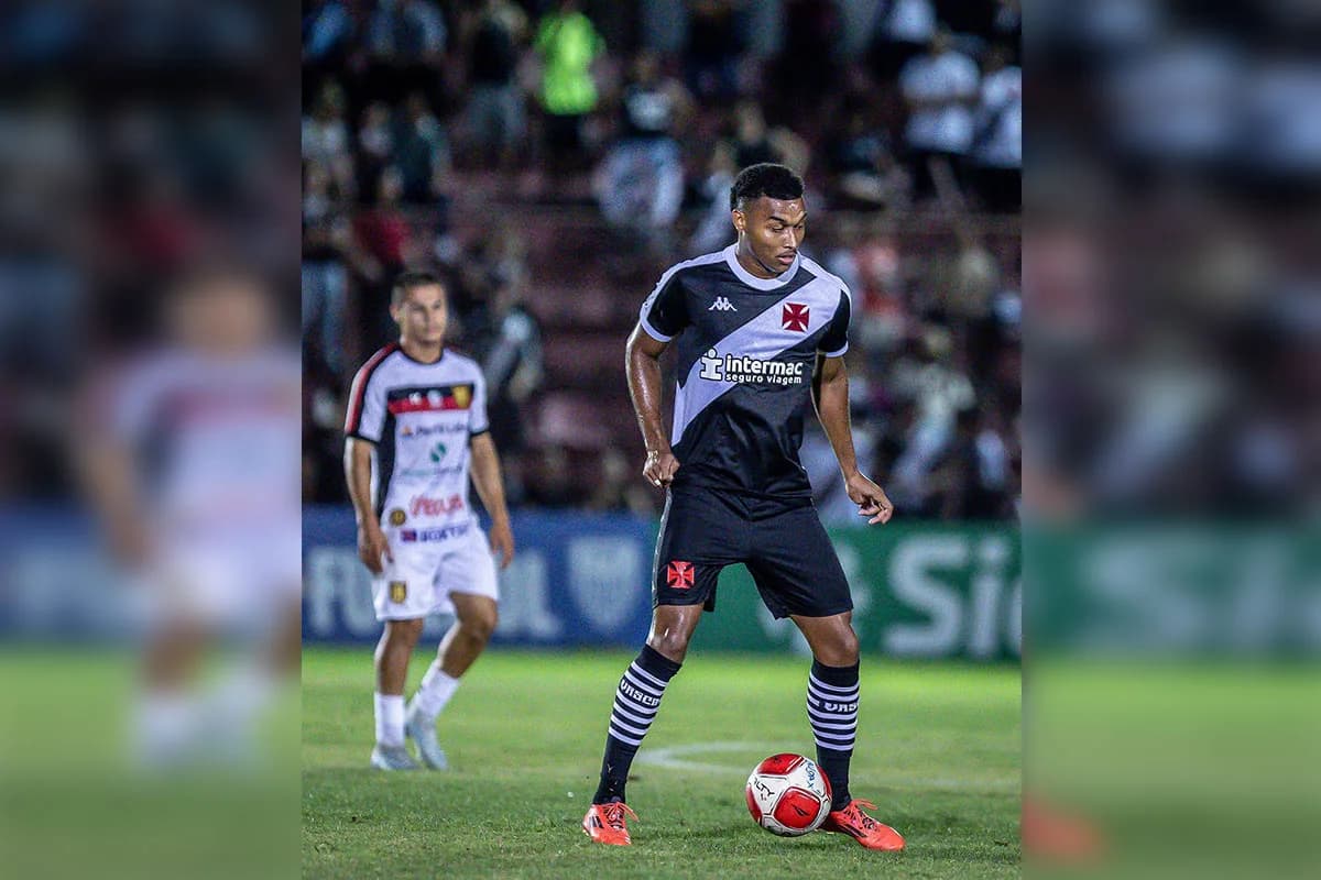 Em jogo de oito gols e golaços, Vasco bate o Flamengo-SP e avança na Copinha