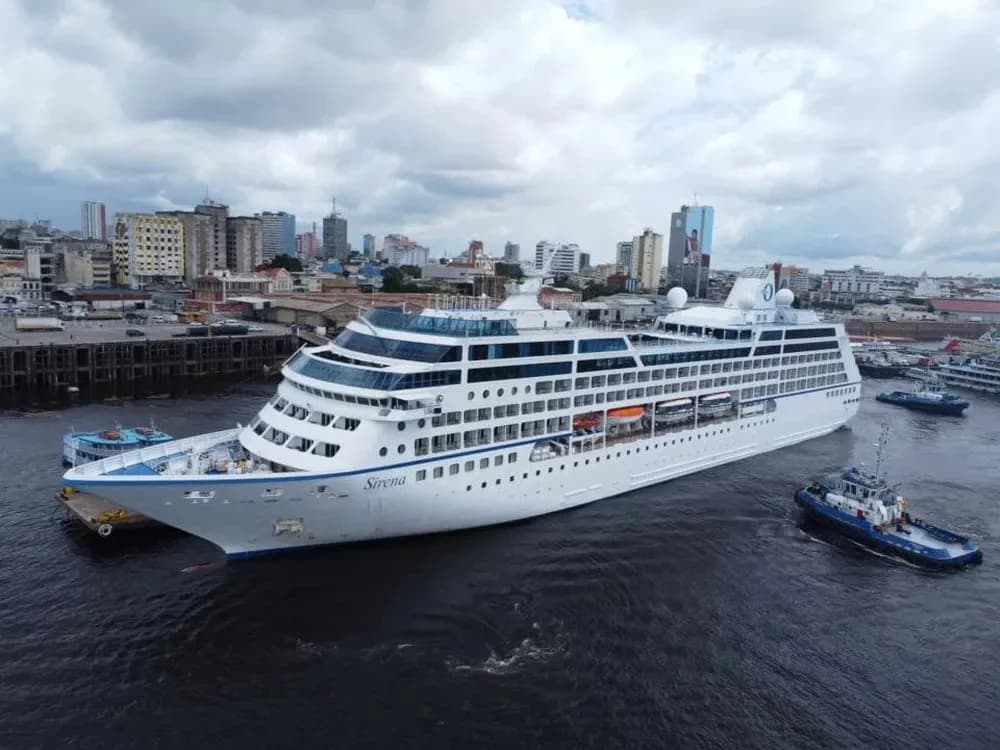 Primeiro navio da temporada de cruzeiros no AM chega a Manaus, com 1,2 mil pessoas