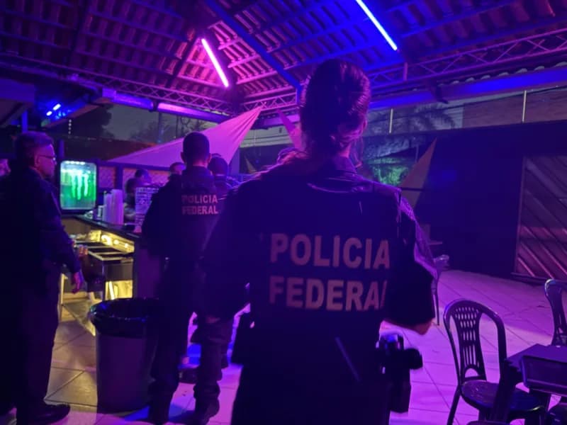 PF faz operação em casas noturnas de Manaus para coibir segurança clandestina