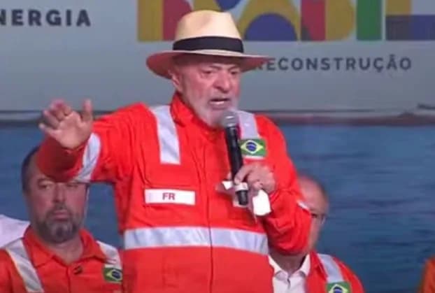 “Eu bebo outro álcool, a gasolina não”, diz Lula em defesa da Petrobrás