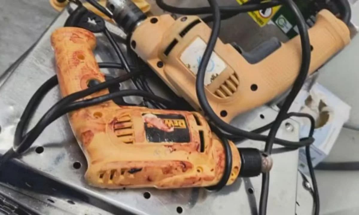 ASSUSTADOR: Médicos usam furadeiras caseiras em procedimentos cirúrgicos