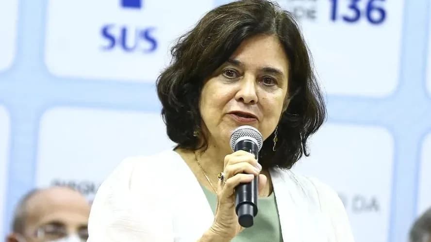 Ministra da Saúde visita Manaus e anuncia aumento no custeio das equipes ribeirinhas