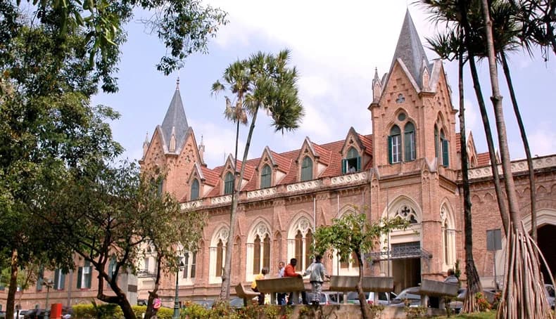 Fúria no Hospital: Técnico de enfermagem esfaqueia colega após demissão