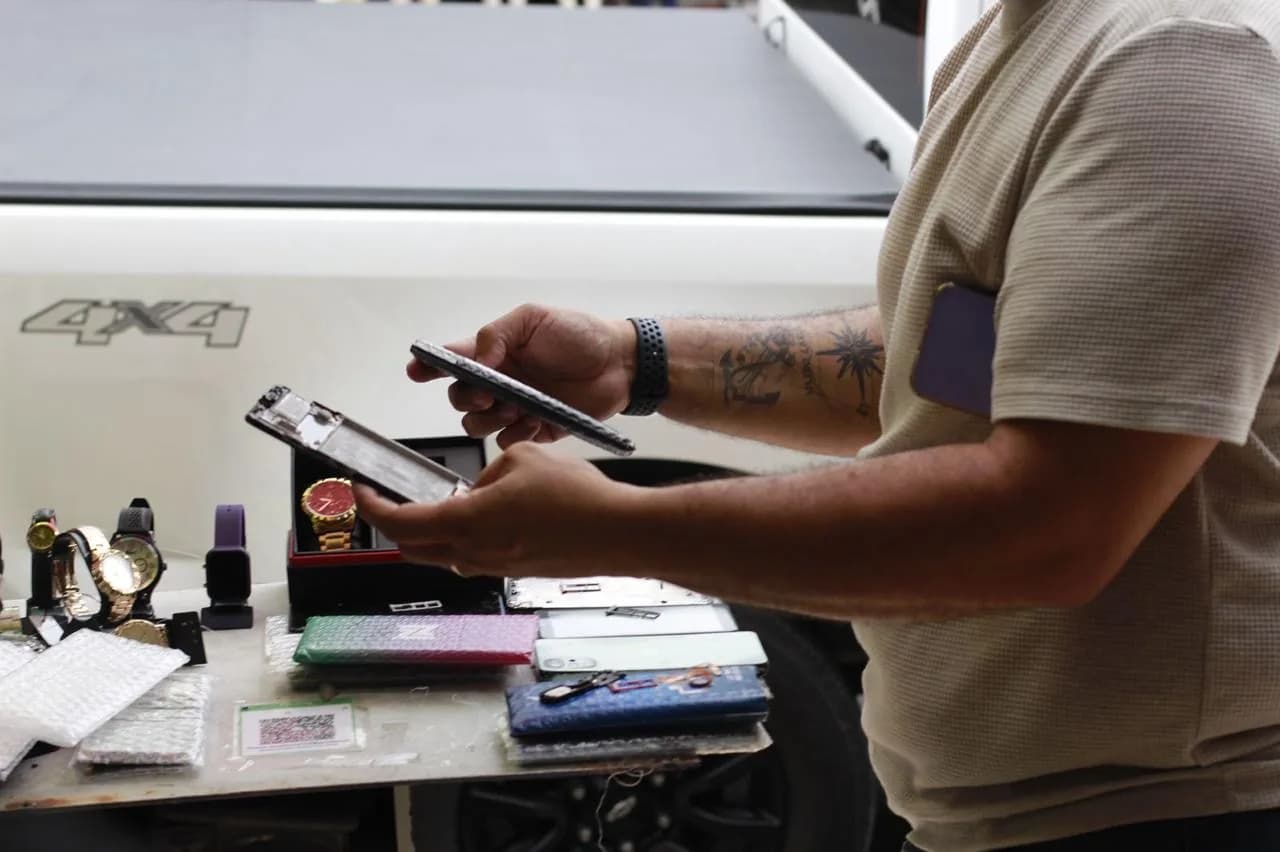 ‘Kiki’, o maior receptador de celulares do Manoa, é preso em flagrante