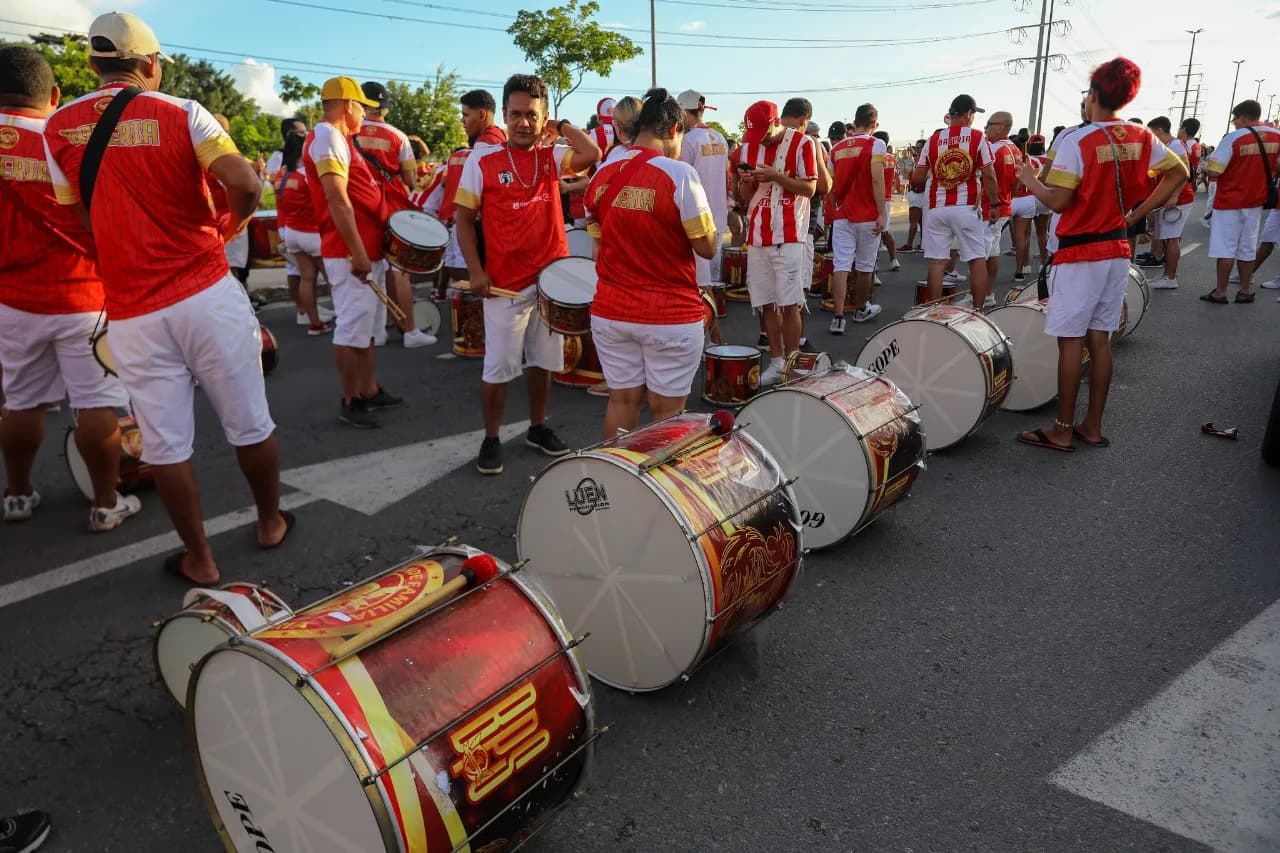 Carnaval 2025: escolas de samba intensificam ensaios na última semana antes do desfile