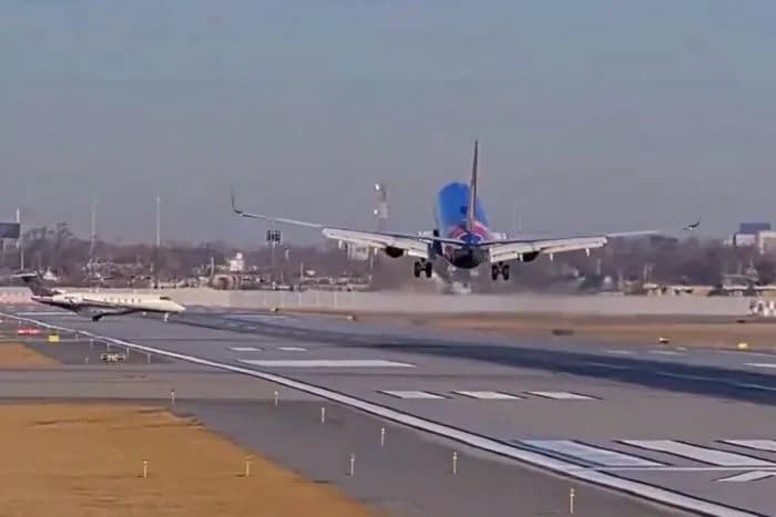 SUSTO: Avião arremete para evitar colisão com jato em pista de voo, nos EUA; vídeo