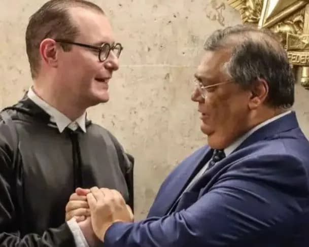 Presidente do STF libera Cristiano Zanin e Flávio Dino para analisar processo de Bolsonaro