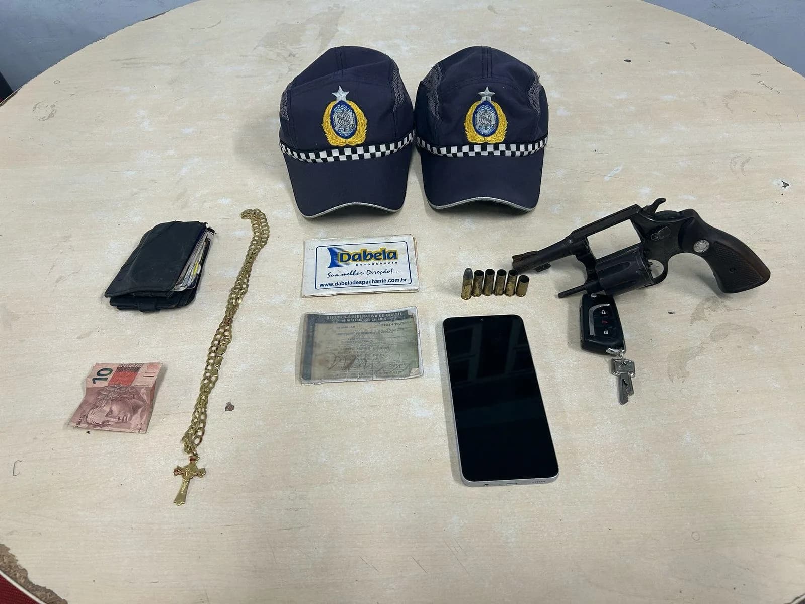 Homem é preso por tentativa de homicídio e porte ilegal de arma de fogo em Manaus