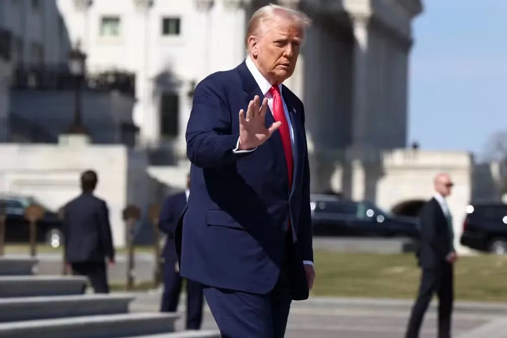 Trump anuncia que vai conversar com Putin na terça (18): “Queremos acabar com a guerra”