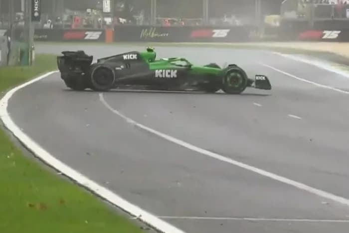 Em corrida caótica, brasileiro Gabriel Bortoleto sofre abandono em sua estreia na F1