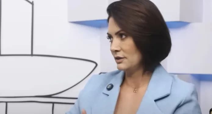 VÍDEO: Michelle diz que “não é obrigada a conviver” com Carlos Bolsonaro