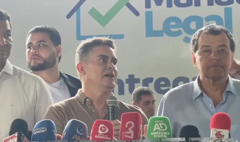 VÍDEO: David Almeida realiza novas entregas de títulos definitivos de imóveis e ressalta parceria com Eduardo Braga