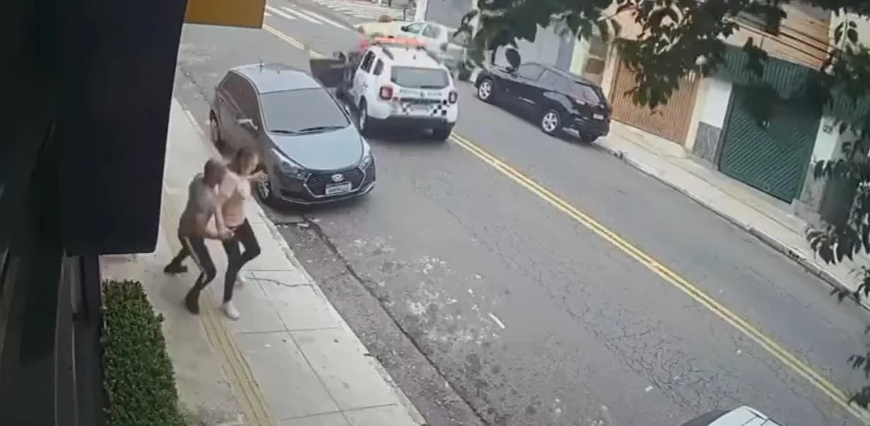 VÍDEO: Assaltante é baleado e preso durante tentativa de roubo na zona sul de SP