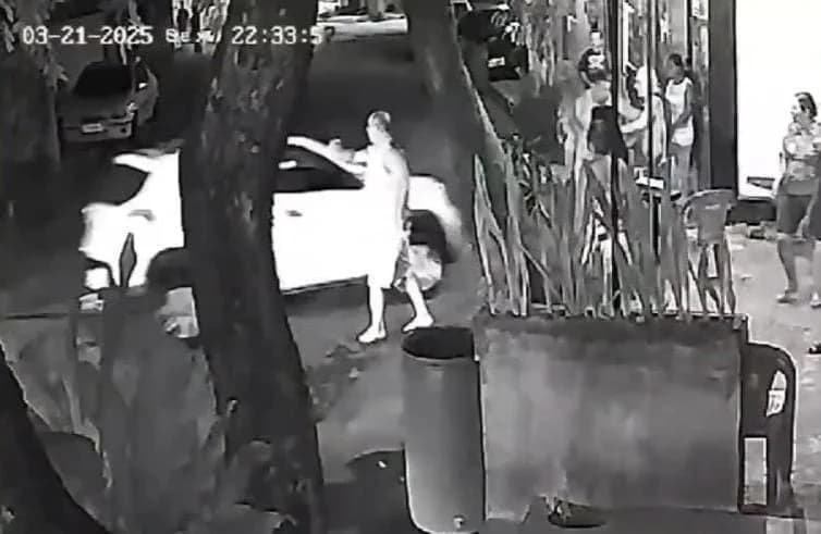 VÍDEO: Motorista de aplicativo é preso após atropelar 10 pessoas em frente a bar
