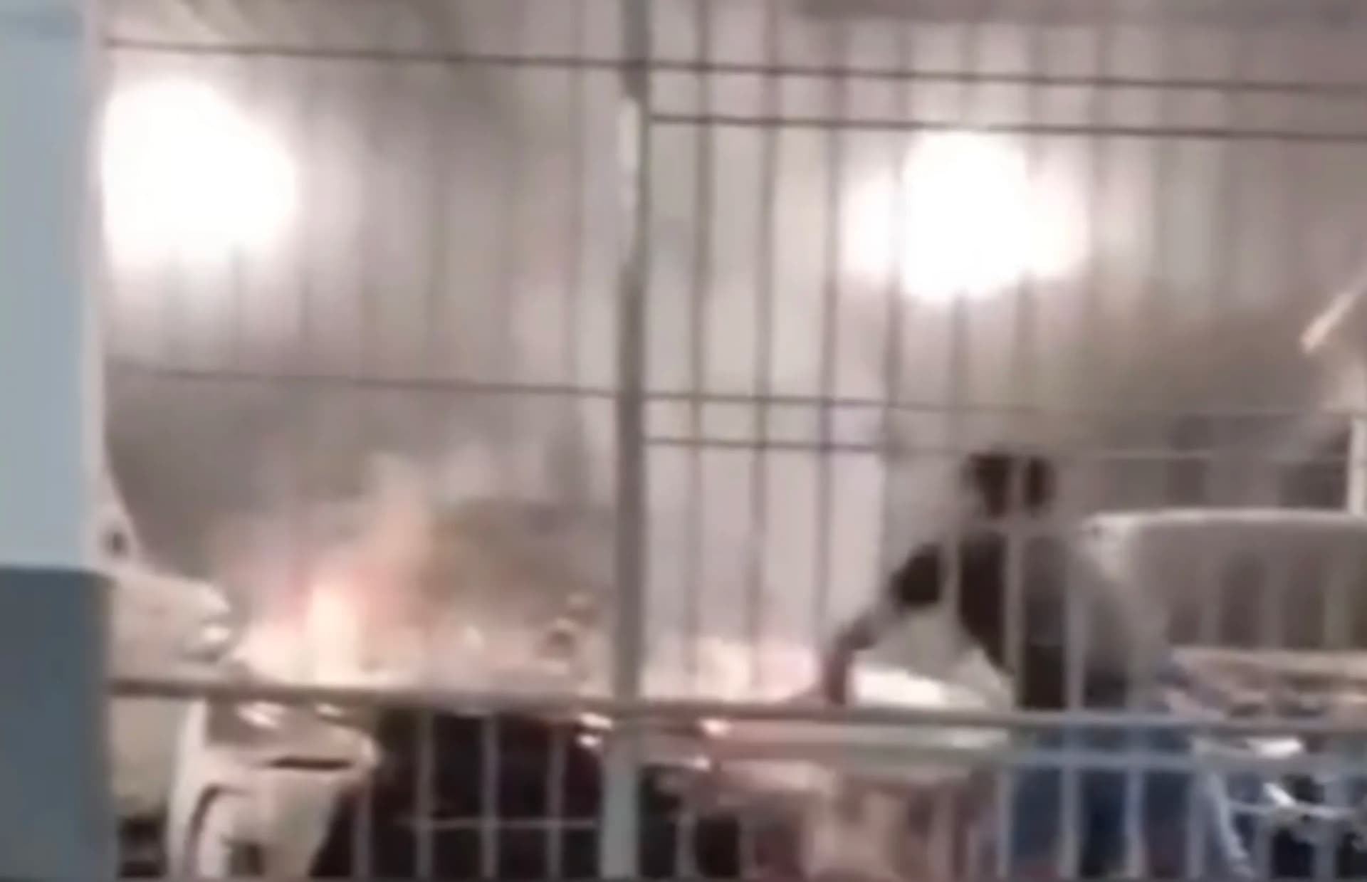 VÍDEO: incêndio atinge loja de veículos em Manaus