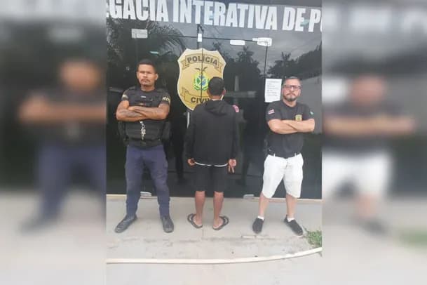 Em Alvarães, traficante é capturado em moto com mais dois e porções de drogas