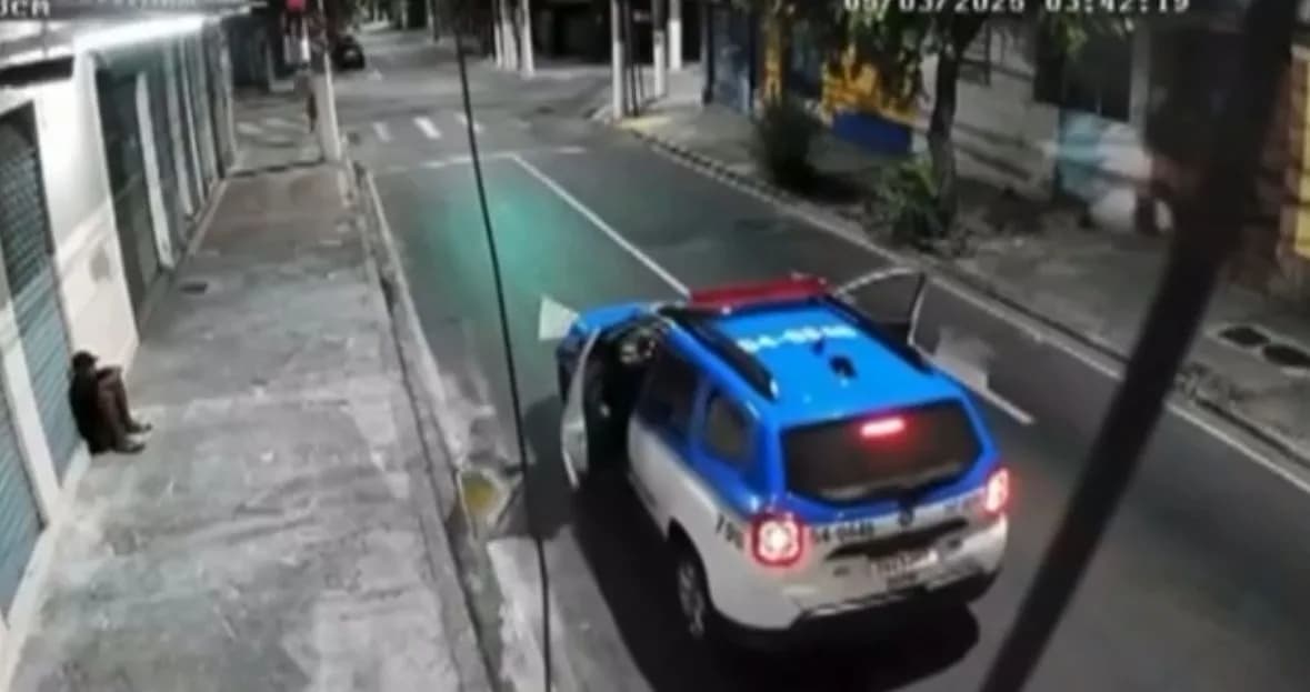 VÍDEO: Após tentativa de furto, homem finge dormir para evitar prisão no Rio de Janeiro