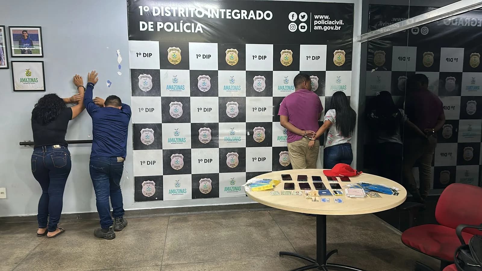 VÍDEOS: quadrilha é presa após furtar celulares do Terminal 1, em Manaus