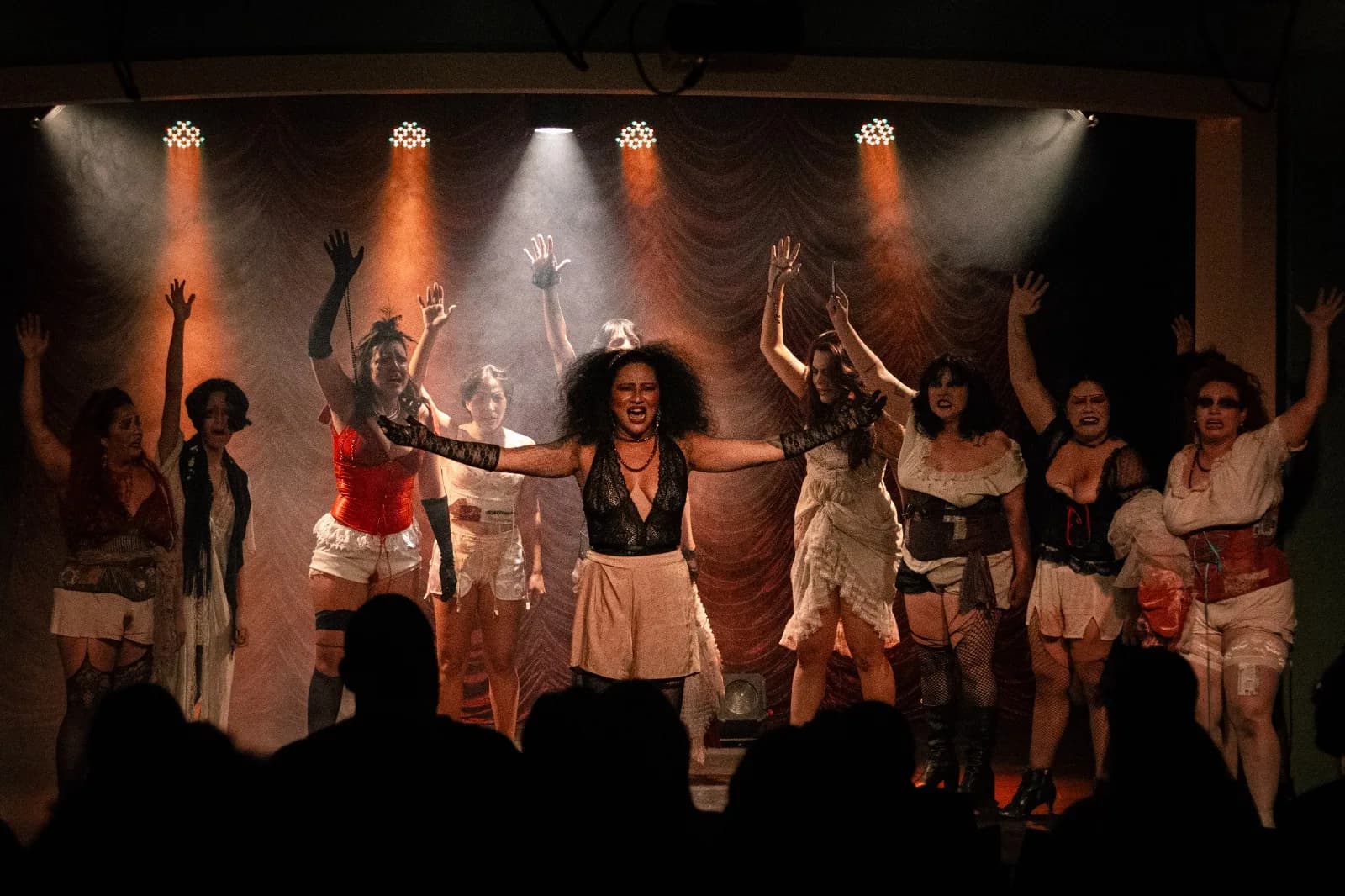 Exposições, shows e espetáculos de teatro no ‘Centro em Movimento’