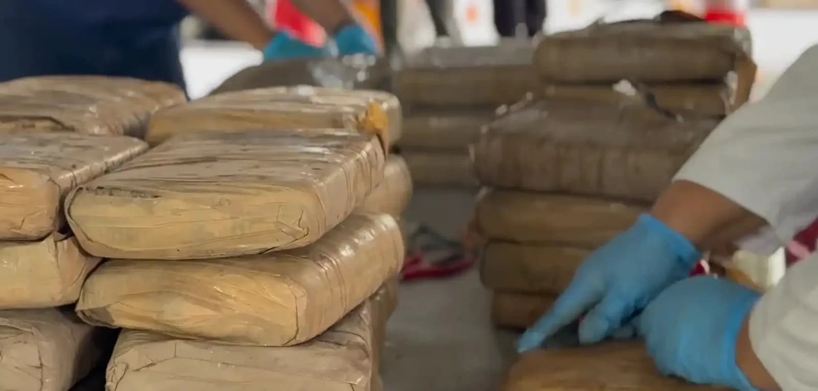 Dupla é presa e uma tonelada de drogas é apreendida em Anori