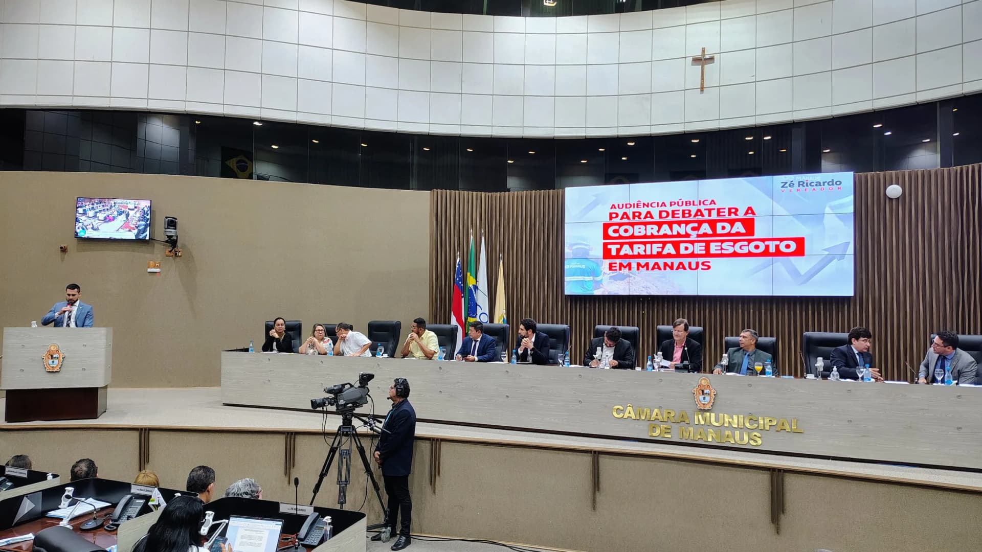 Em audiência pública, Zé Ricardo pede suspensão da tarifa de esgoto em Manaus