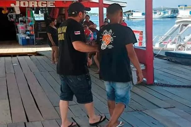 AM: dupla é presa por porte ilegal de arma de fogo, munição e tentativa de homicídio