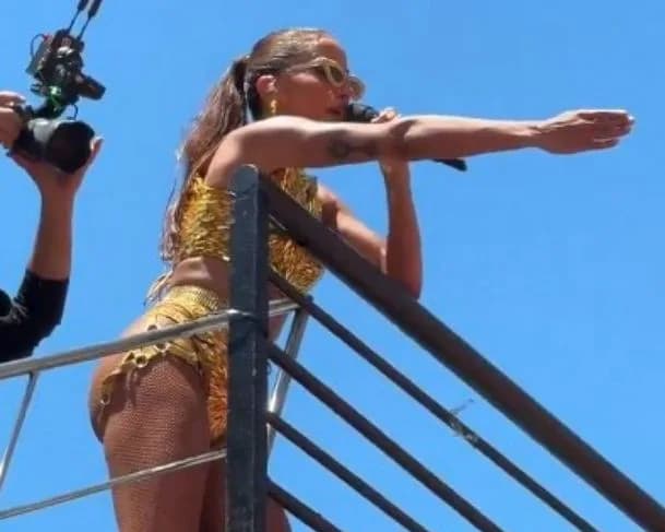 VÍDEO: “Pega Ladrão”: Anitta para trio elétrico para denunciar roubos durante festa