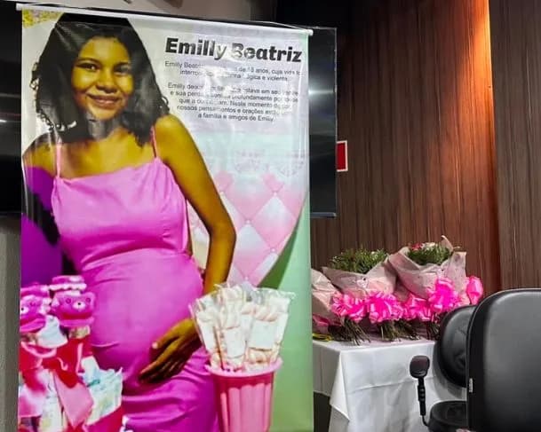 Bebê de adolescente assassinada recebe alta e vai para casa da avó materna