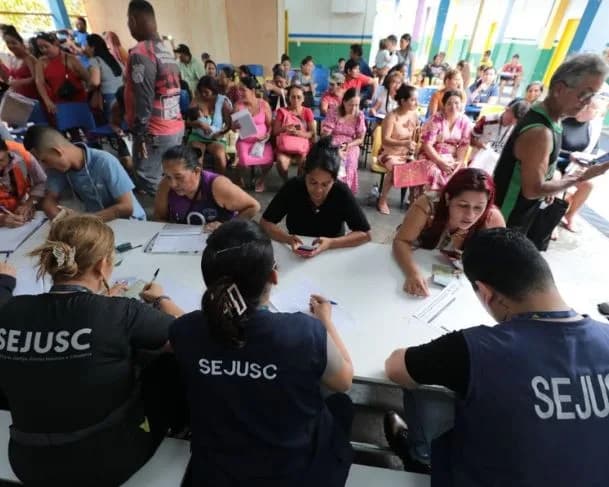 Força-tarefa do Governo do Amazonas presta assistência a famílias afetadas por temporal que atingiu Manaus