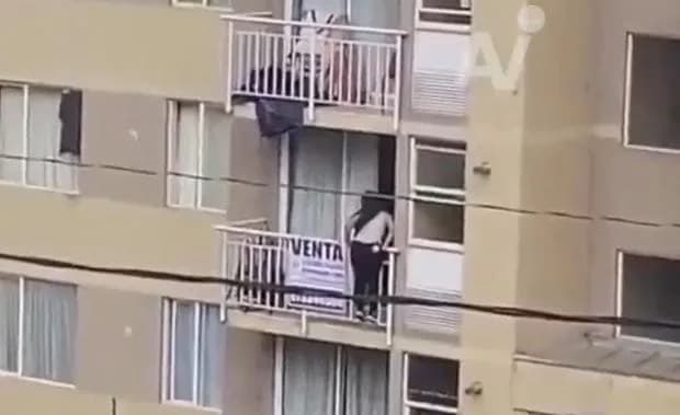 DESESPERADOR: Irmã invade apartamento e entra em pânico ao encontrar corpo de venezuelana desaparecida no Chile; vídeo