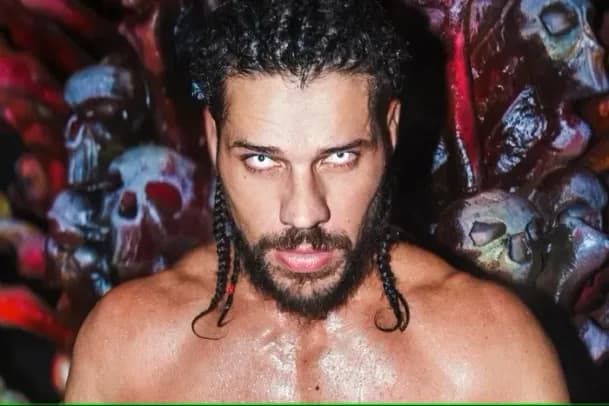 Poucos dias antes de sua estreia como Jesus, José Loreto interpreta o diabo