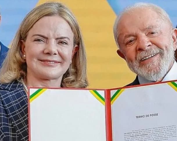 Lula diz que nomeou “mulher bonita” como ministra para manter articulação com parlamentares