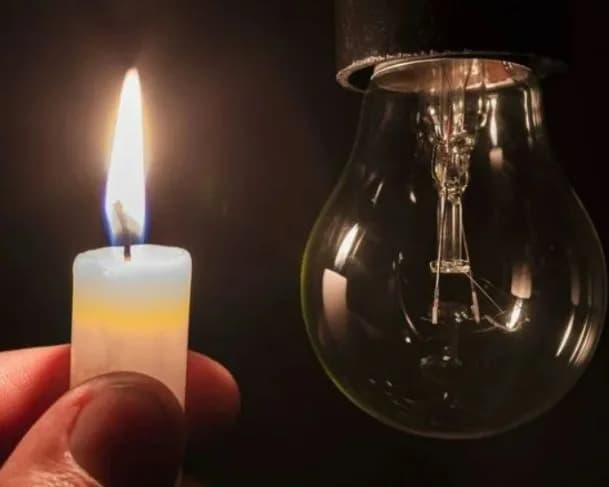 Bairros de Manaus ficam sem energia durante chuva neste carnaval