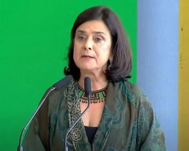 Nísia Trindade afirma ter sofrido “campanha de misógina e desvalorização” no Ministério da Saúde