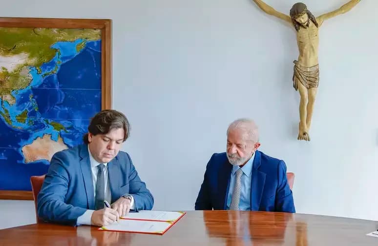 Lula dá posse ao novo ministro das Comunicações, Frederico de Siqueira Filho