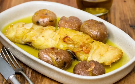 Páscoa 2025: aprenda a fazer “Bacalhau à lagareiro” para a Semana Santa