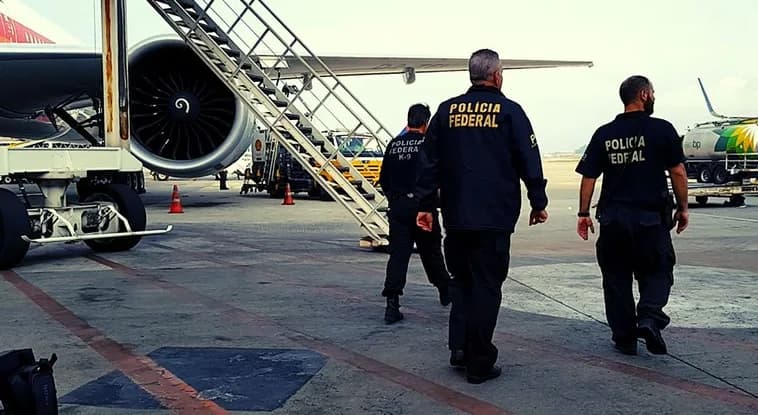 Passageiro é preso suspeito de assediar mulher durante voo a Macapá