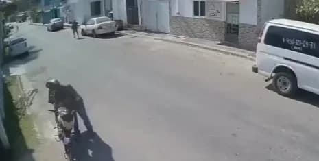 VÍDEO: Idoso é executado a tiros na frente da neta no México