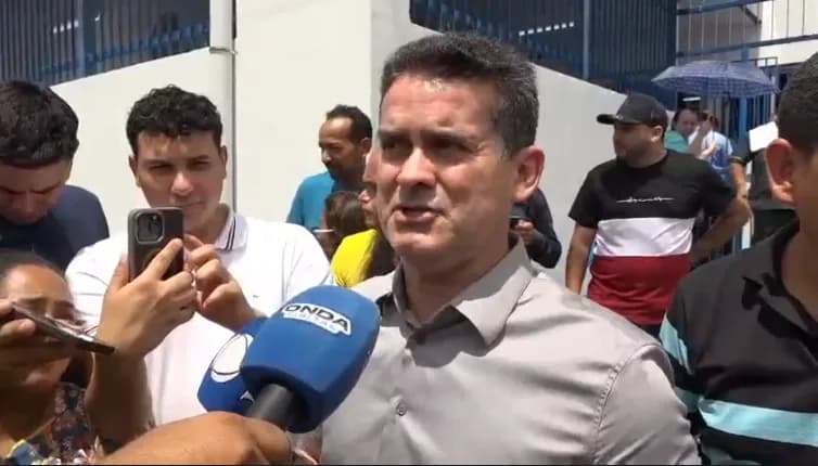 Greve de ônibus: David Almeida fala sobre retirada gradual de cobradores em Manaus