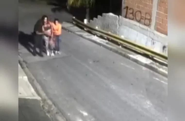 VÍDEO: Mulher é atacada com facão em bar de SP; agressor segue foragido