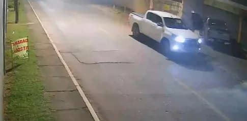 VÍDEO: Casal é morto e desovado em caminhonete no DF; ação foi filmada