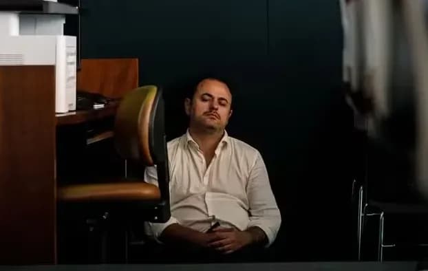 Glauber Braga passa por reintrodução alimentar após greve de fome contra cassação na Câmara