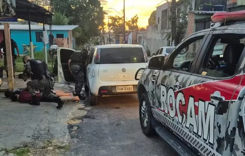 Trio é preso com arma falsa durante arrastão em Manaus