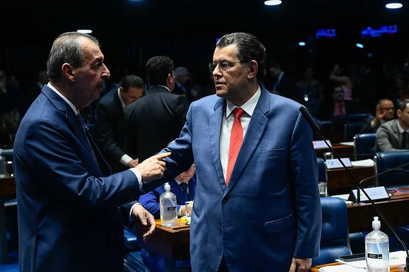 Ficha limpa: Omar e Plínio votaram a favor da flexibilização; Braga votou contra